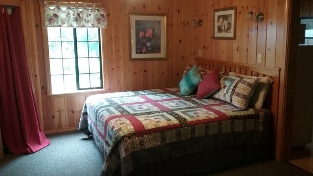 Image 4 for 07) Steller Jay Cabin