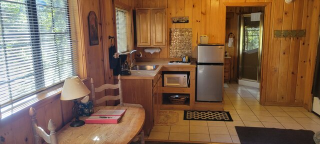 Image 2 for 09) Treehouse Cabin