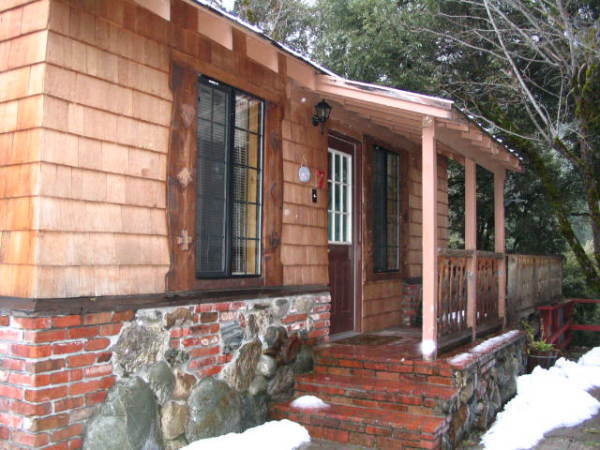 Image 5 for 07) Steller Jay Cabin
