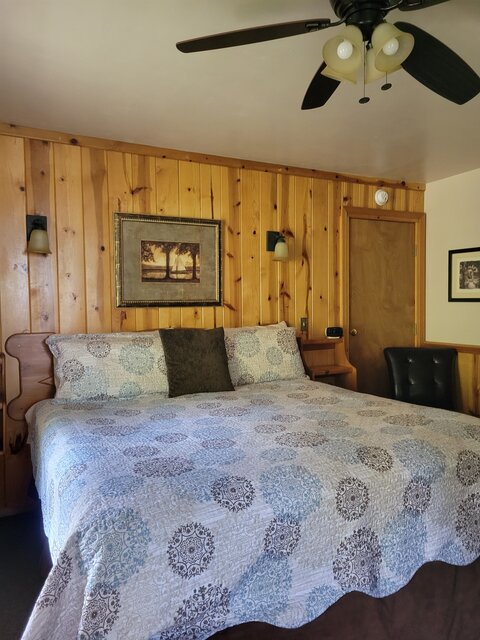 Image 2 for 11) Room