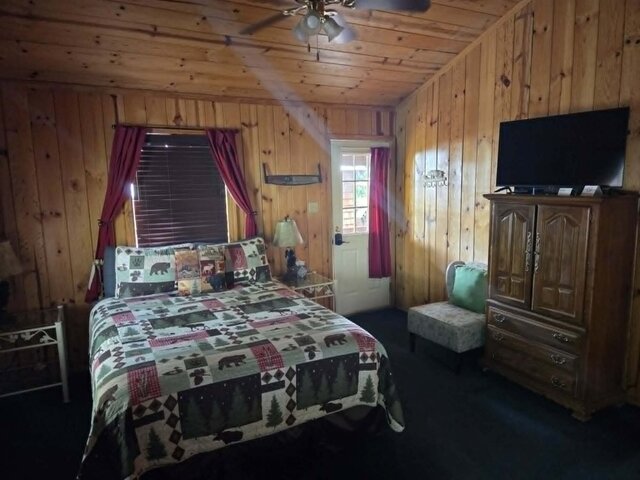 Image 1 for 05B) Bear Cabin (Two bed / Two bath)