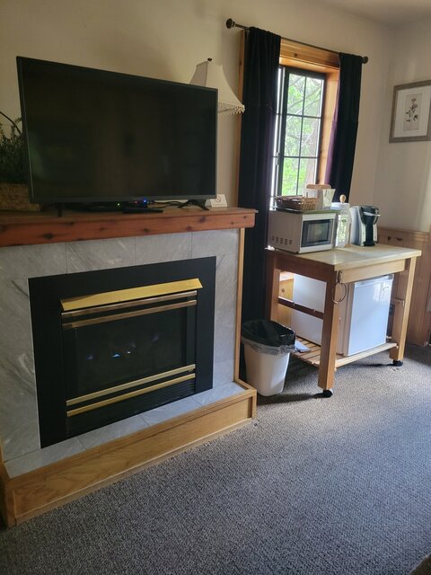 Image 1 for 11) Room