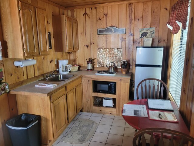 Image 1 for 05A) Bear Cabin (One Bed / One Bath)