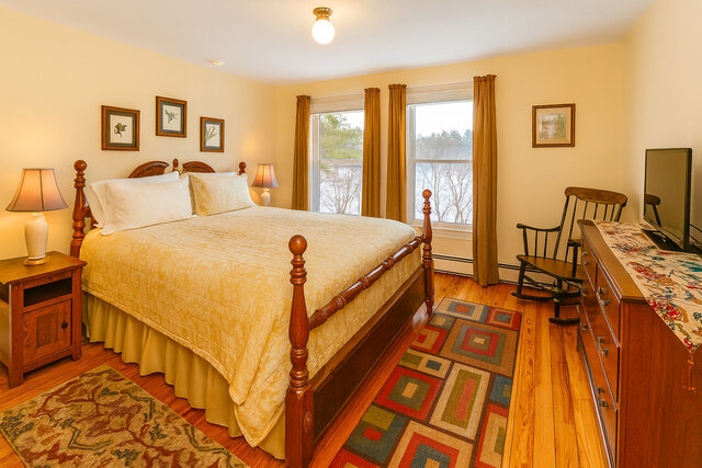 Image 1 for 303 Queen