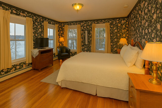 Image 1 for 305 King