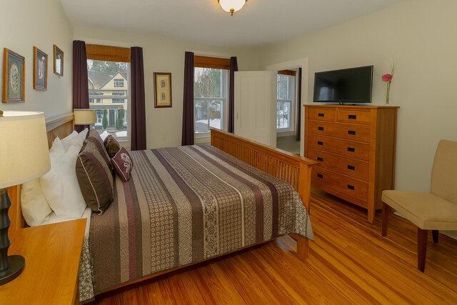 Image 1 for 206 King