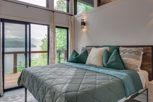 Image 19 for Encore Lakefront Cabin