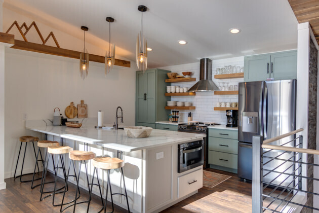 Encore Lakefront Cabin Rental - Kitchen