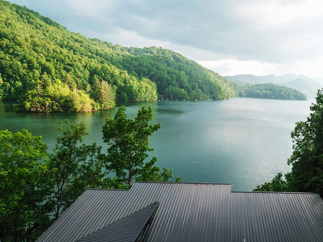 Encore Lakefront Cabin Rental - Nantahala Lake View