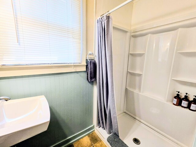 Image 12 for #05 - Lakefront Two Bedroom Cottage- Pet Friendly