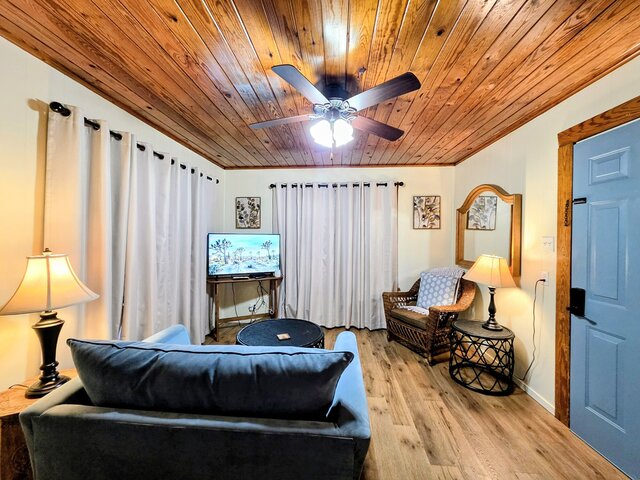 Image 4 for #07 - Lakeview One Bedroom Cabin-Pet Friendly