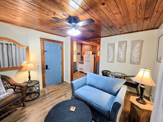 Image 3 for #07 - Lakeview One Bedroom Cabin-Pet Friendly