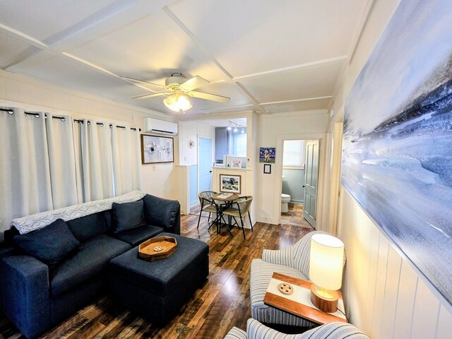Image 4 for #05 - Lakefront Two Bedroom Cottage- Pet Friendly