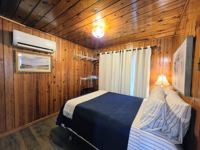 Image 14 for #08 - One Bedroom Lakeview Cabin-Pet Friendly