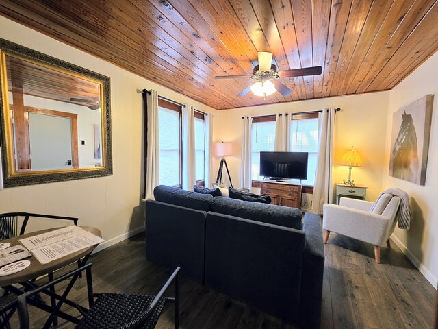 Image 3 for #08 - One Bedroom Lakeview Cabin-Pet Friendly