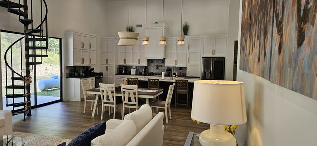 Image 6 for 1219 1219 Family Fun House