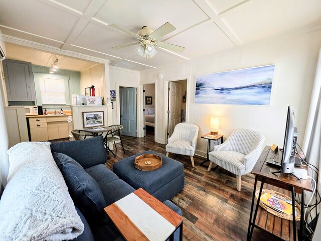 Image 17 for #05 - Lakefront Two Bedroom Cottage- Pet Friendly
