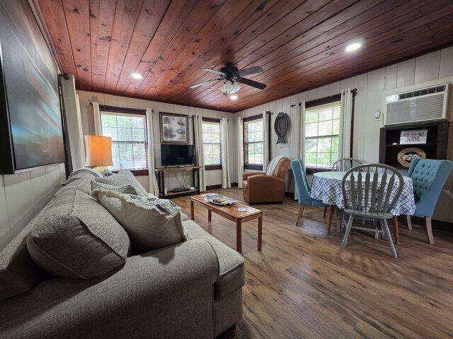 Image 5 for #09 - Large Lakeview One Bedroom- Pet Friendly