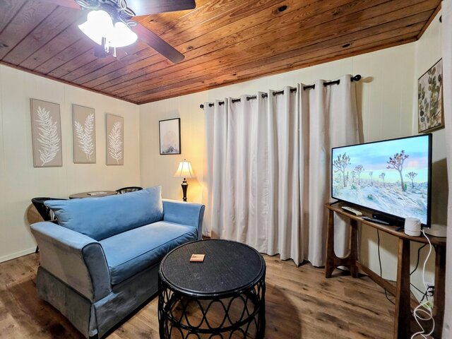 Image 5 for #07 - Lakeview One Bedroom Cabin-Pet Friendly