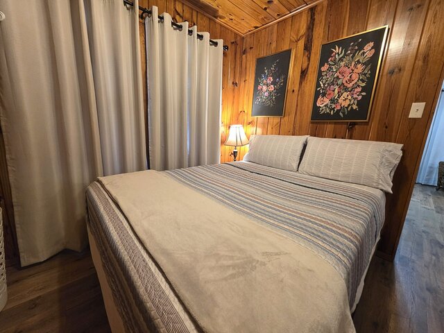 Image 11 for #07 - Lakeview One Bedroom Cabin-Pet Friendly