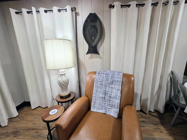 Image 7 for #09 - Large Lakeview One Bedroom- Pet Friendly
