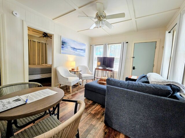 Image 19 for #05 - Lakefront Two Bedroom Cottage- Pet Friendly