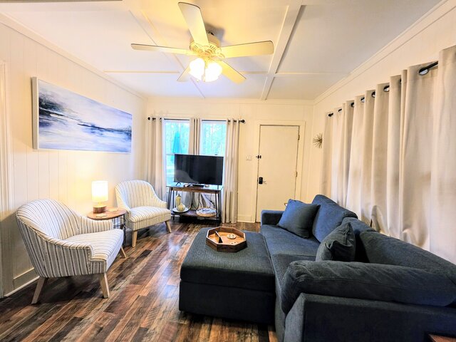 Image 2 for #05 - Lakefront Two Bedroom Cottage- Pet Friendly