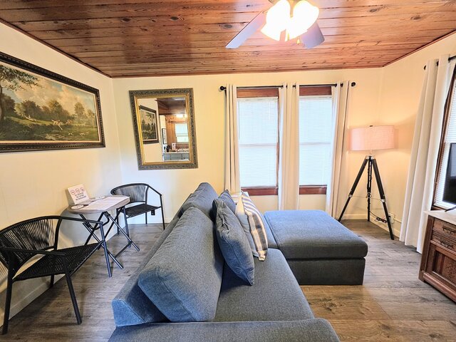 Image 10 for #08 - One Bedroom Lakeview Cabin-Pet Friendly