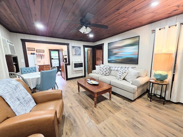 Image 1 for #09 - Large Lakeview One Bedroom- Pet Friendly