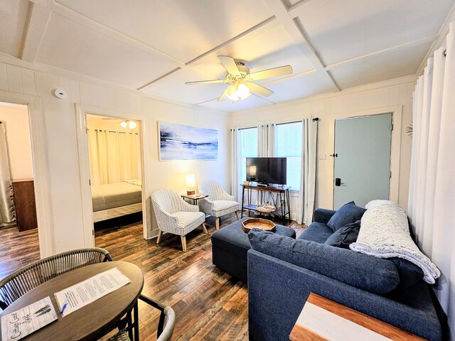 Image 9 for #05 - Lakefront Two Bedroom Cottage- Pet Friendly