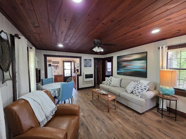 Image 6 for #09 - Large Lakeview One Bedroom- Pet Friendly