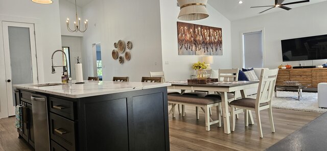 Image 4 for 1219 1219 Family Fun House