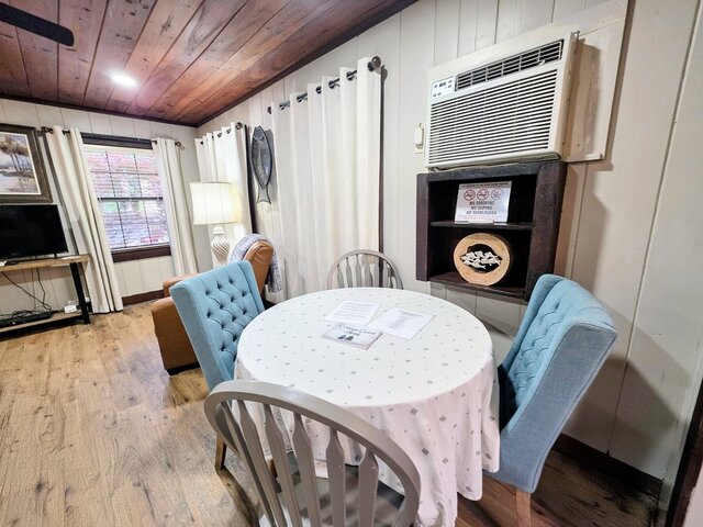 Image 9 for #09 - Large Lakeview One Bedroom- Pet Friendly