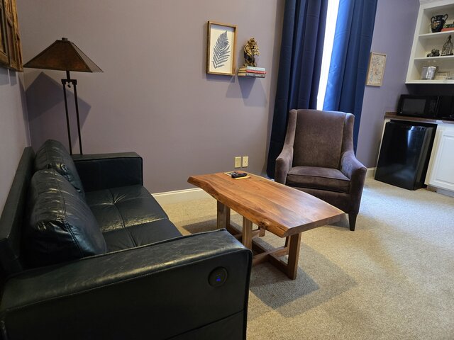 Image 2 for Empress Suite
