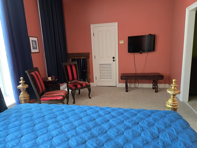 Image 12 for Empress Suite