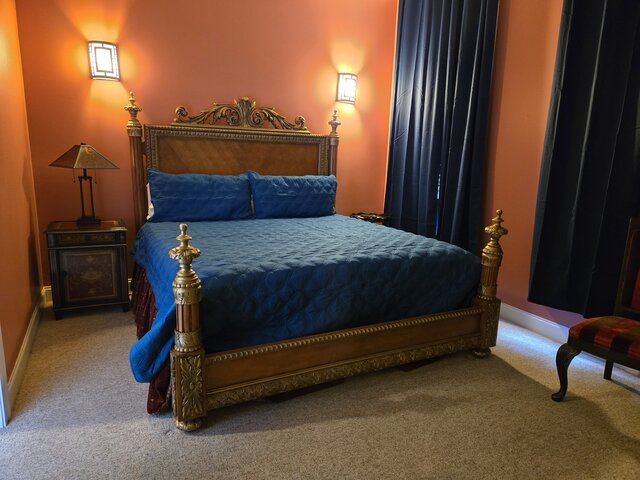 Image 9 for Empress Suite
