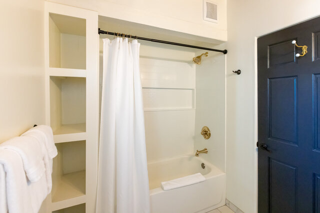 Image 8 for Rm 3, King Junior Suite, 1st Floor