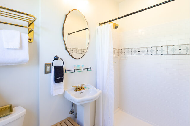 Image 4 for Rm 7, Queen Suite Mountain & River View, 2nd Floor