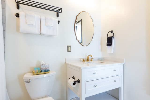 Image 5 for Rm 8, Cal-King Premier River View, 2nd Floor