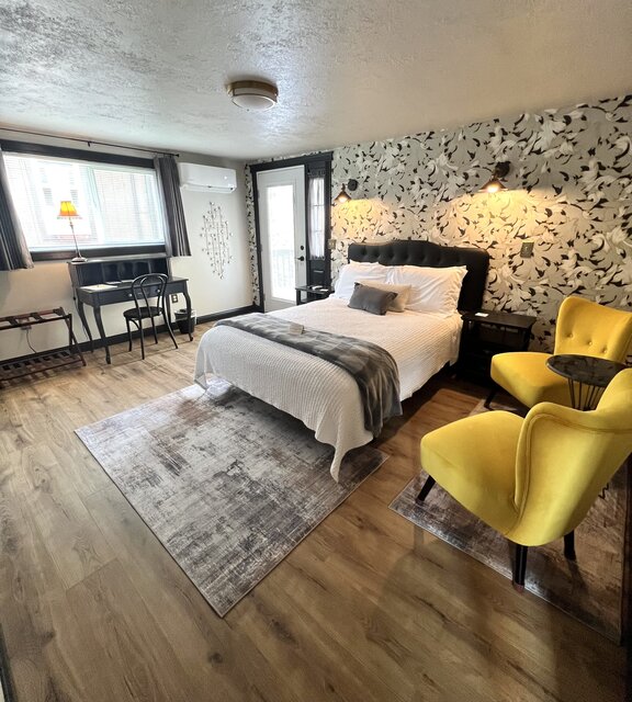 Image 4 for Rm 5, ADA Queen Room, 1st Floor