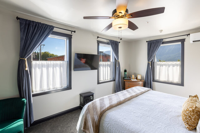 Image 1 for Rm 10, King Premier River View, 2nd Floor