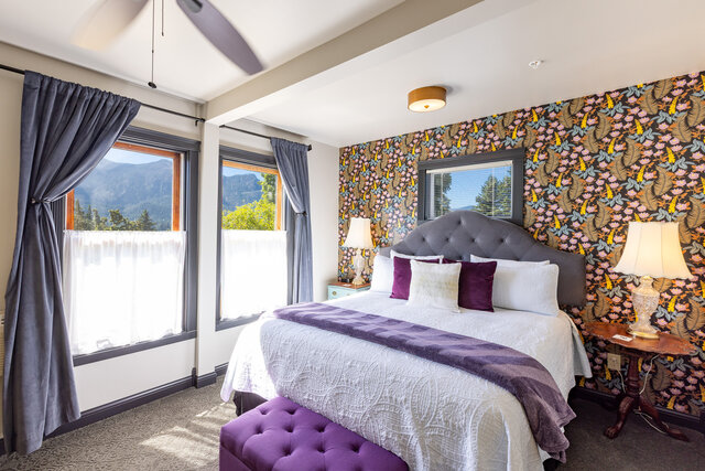 Image 1 for Rm 8, Cal-King Premier River View, 2nd Floor