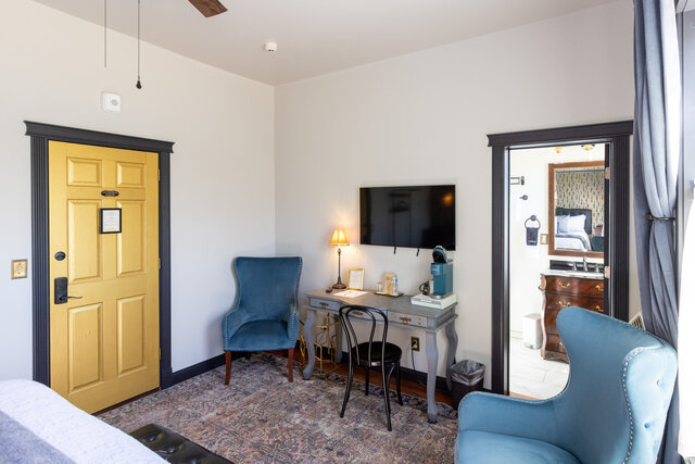 Image 4 for Rm 2, Cal-King Premier River View, 1st Floor