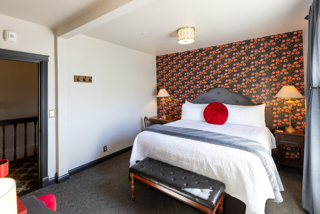 Image 2 for Rm 9, Cal-King Premier River View, 2nd Floor