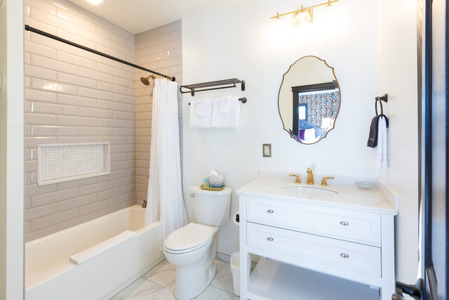 Image 4 for Rm 8, Cal-King Premier River View, 2nd Floor