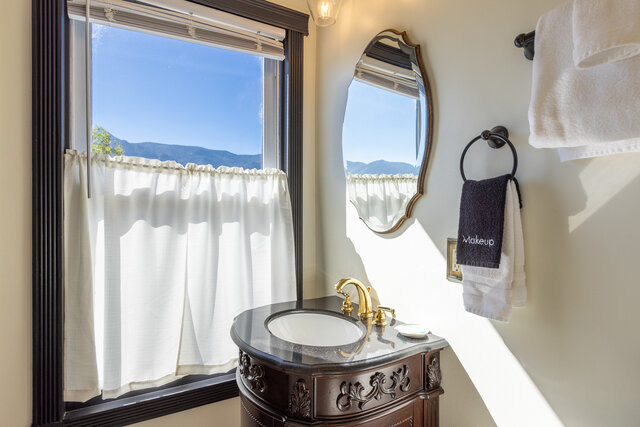 Image 5 for Rm 9, Cal-King Premier River View, 2nd Floor