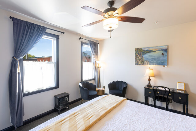 Image 2 for Rm 11, Cal-King Premier River View, 2nd Floor