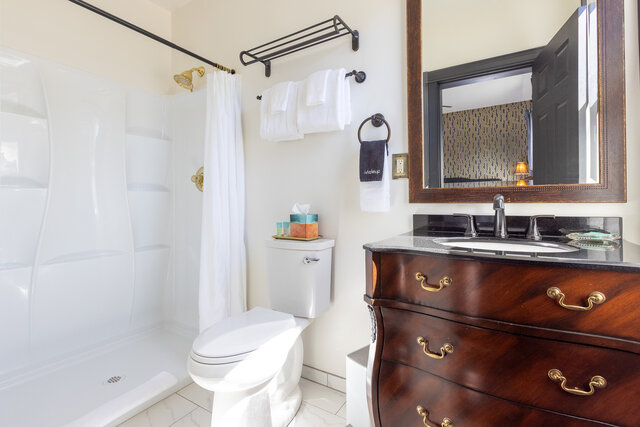 Image 6 for Rm 2, Cal-King Premier River View, 1st Floor