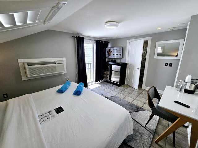 Image 3 for 28B King Size Bed
