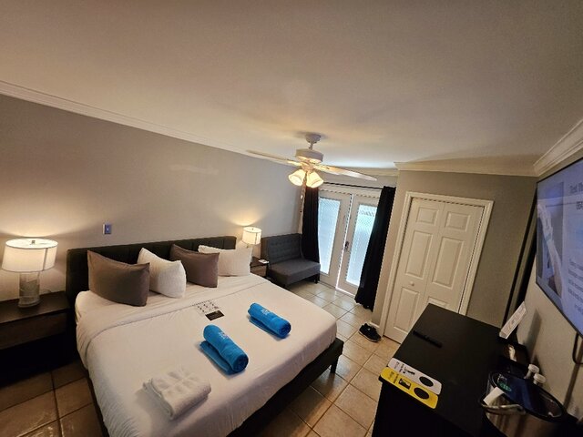 Image 1 for 31 King Size Bed